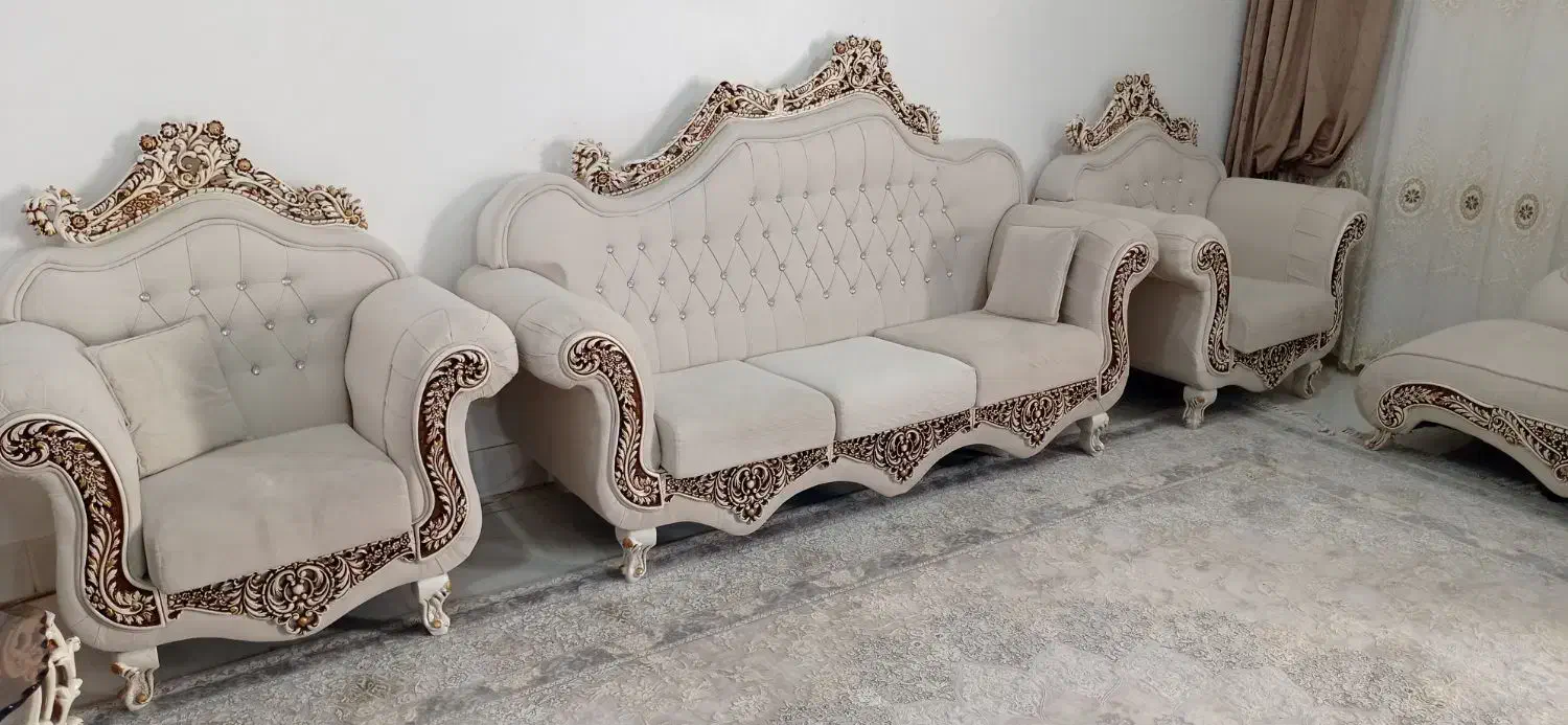 فروش یک دست مبل سلطنتی هفت نفره|مبلمان خانگی و میز عسلی|بندرعباس, |دیوار