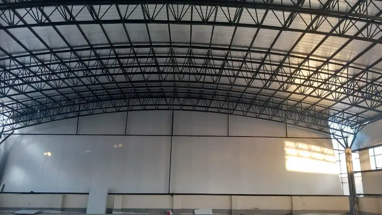 ساخت سوله و سالن تا دهانه ۹۰ متر بدون ستون وسط|خدمات پیشه و مهارت|صفادشت, |دیوار