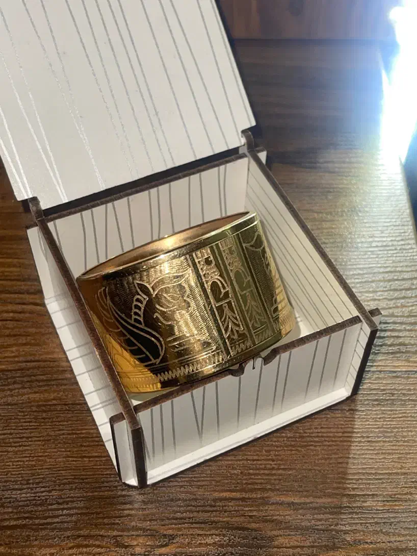 طلا تک پوش طرح هخامنشی|جواهرات|اندیشه, اندیشه فاز ۱|دیوار