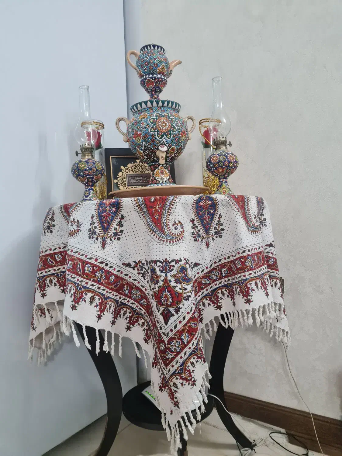 میز خاطره چوبی همراه با سماور سفالی|صنایع دستی و سایر لوازم تزئینی|اسلامشهر, شهرک سعیدیه|دیوار