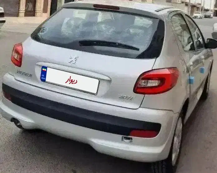 207 در حد خشک|خودرو سواری و وانت|قم, تولید دارو و یخچال|دیوار