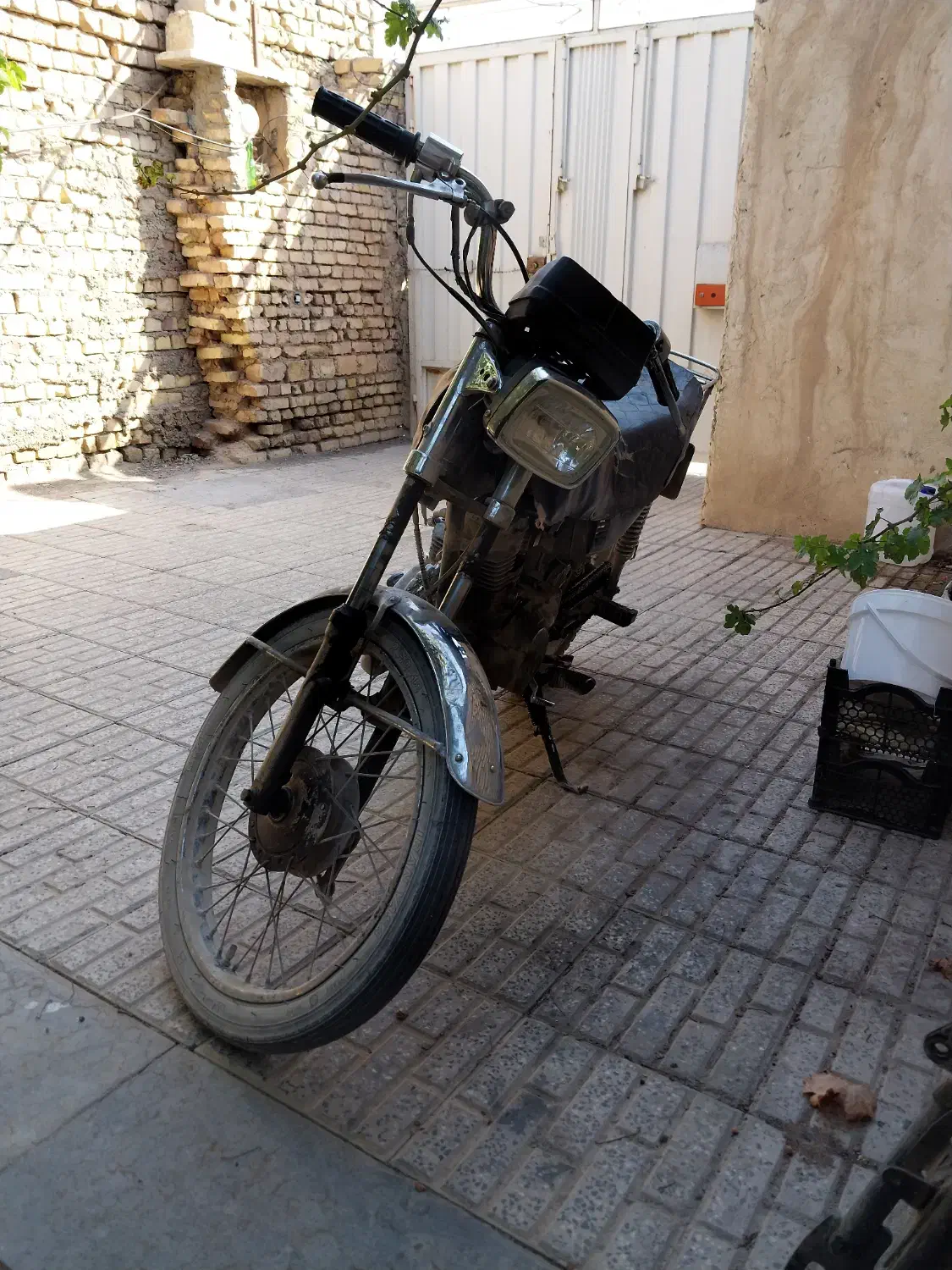 هندا ۱۲۵|موتورسیکلت|نجف‌آباد, قلعه سفید|دیوار