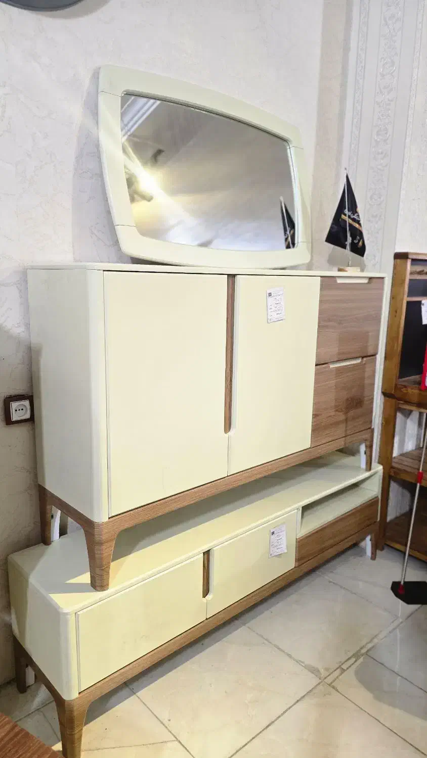 آینه کنسول مینیمال کرم گردویی زرکالا|بوفه، ویترین، کنسول|یاسوج, |دیوار