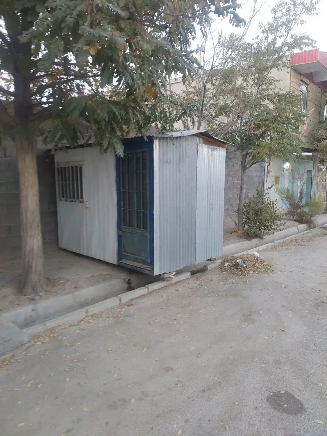 کانکس|ماشینآلات صنعتی|کبودرآهنگ, |دیوار