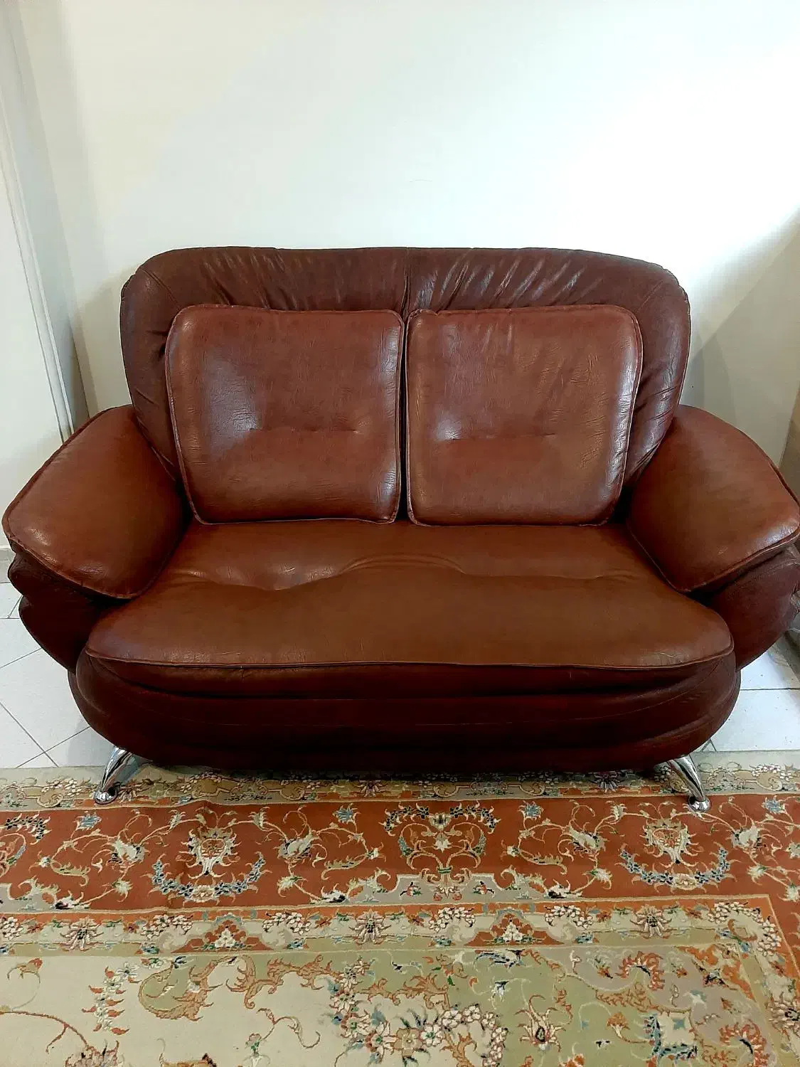 مبل ۴ نفره کاملا سالم و تمیز|مبلمان خانگی و میز عسلی|تهران, چیتگر شمالی|دیوار