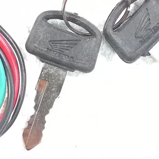 سوئیچ موتور هندا گمشده|اشیا|قم, حنیف نژاد|دیوار