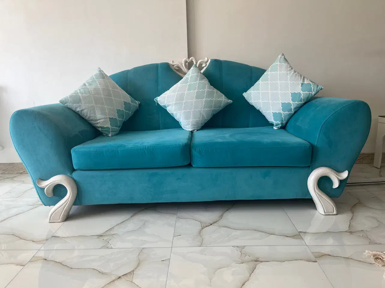 مبل و ماکروفر (اپلیدی)|مبلمان خانگی و میز عسلی|عطاملک, |دیوار