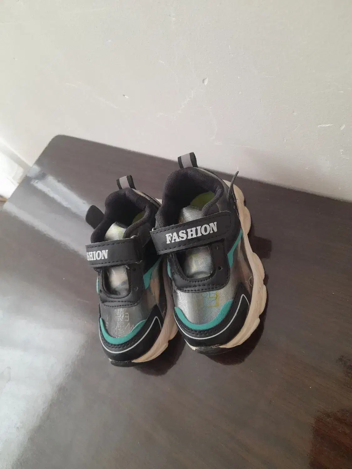 کفش کتونی بچگانه سایز ۲۳|کیف، کفش، کمربند|گلپایگان, |دیوار