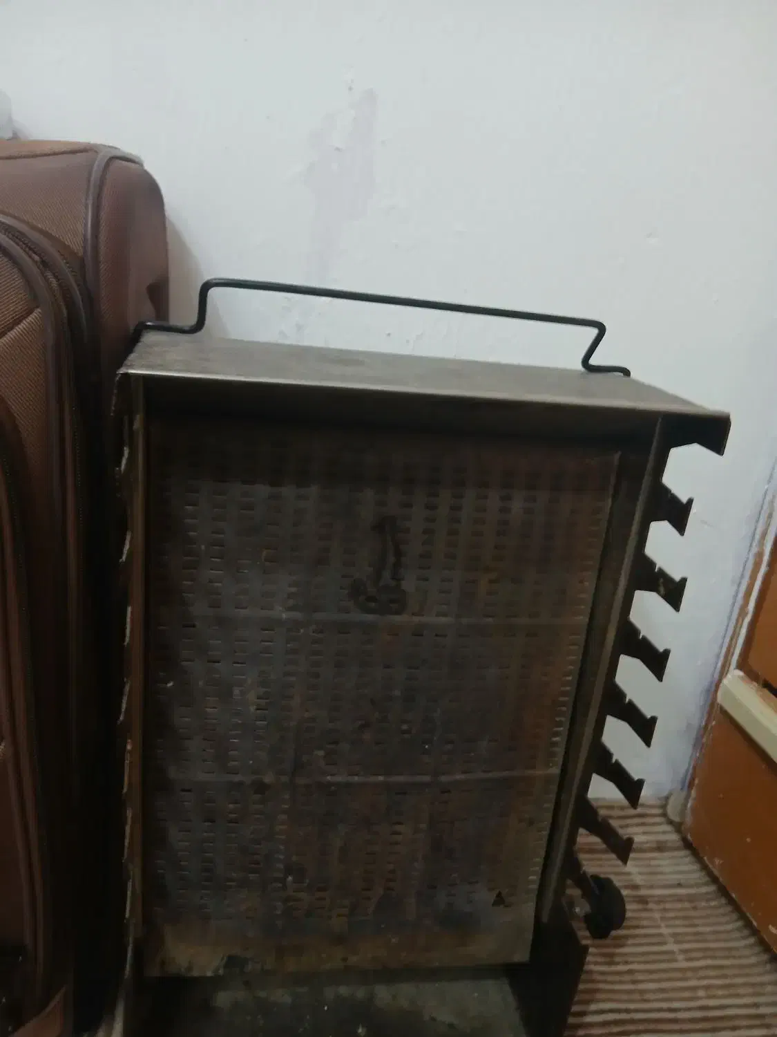 کباب پز  ایستاده مناسب برای کباب در منزل|اجاق گاز و لوازم برقی پخت‌وپز|نیشابور, شهرک قدس|دیوار