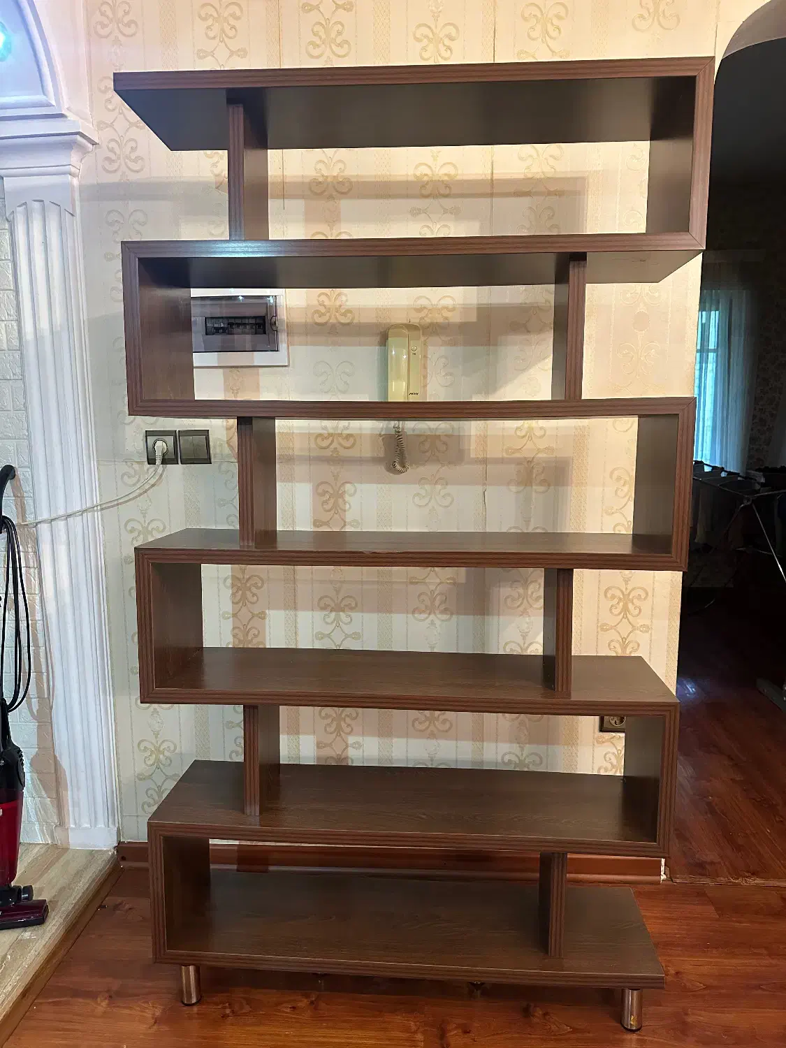 کتابخانه|کتابخانه، شلف، قفسه‌های دیواری|خرم‌آباد (تنکابن), |دیوار