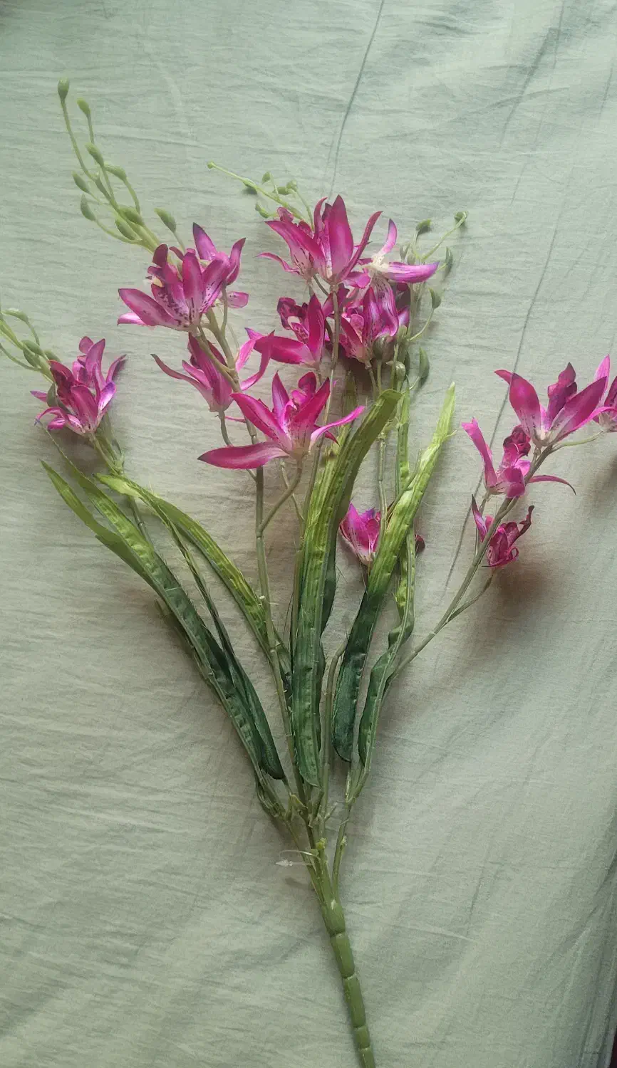 گل و گلدان مصنوعی|گل مصنوعی|قدس, شهر‌قدس|دیوار