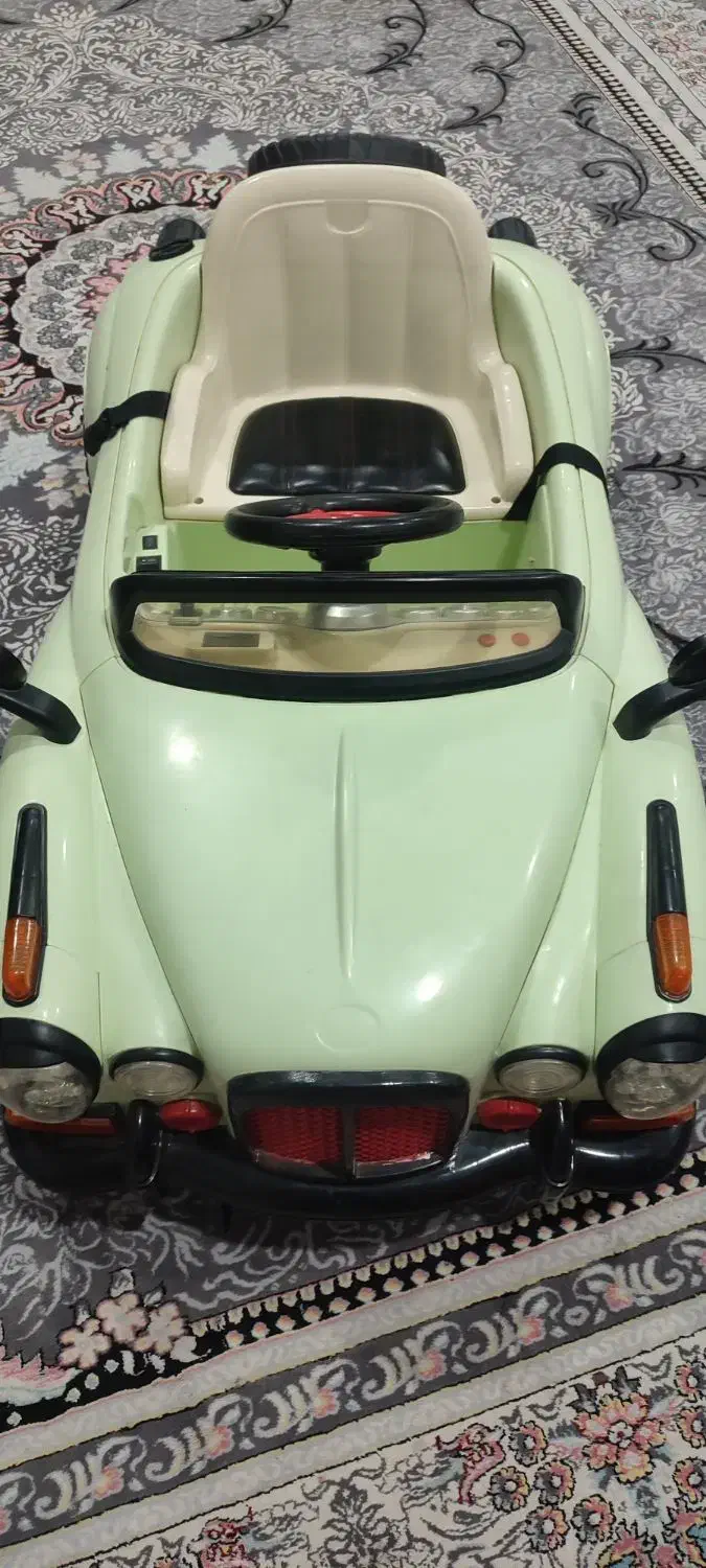 ماشین شارژی کلاسیک|اسباب و اثاث بچه|گلبهار, شهر جدید گلبهار|دیوار