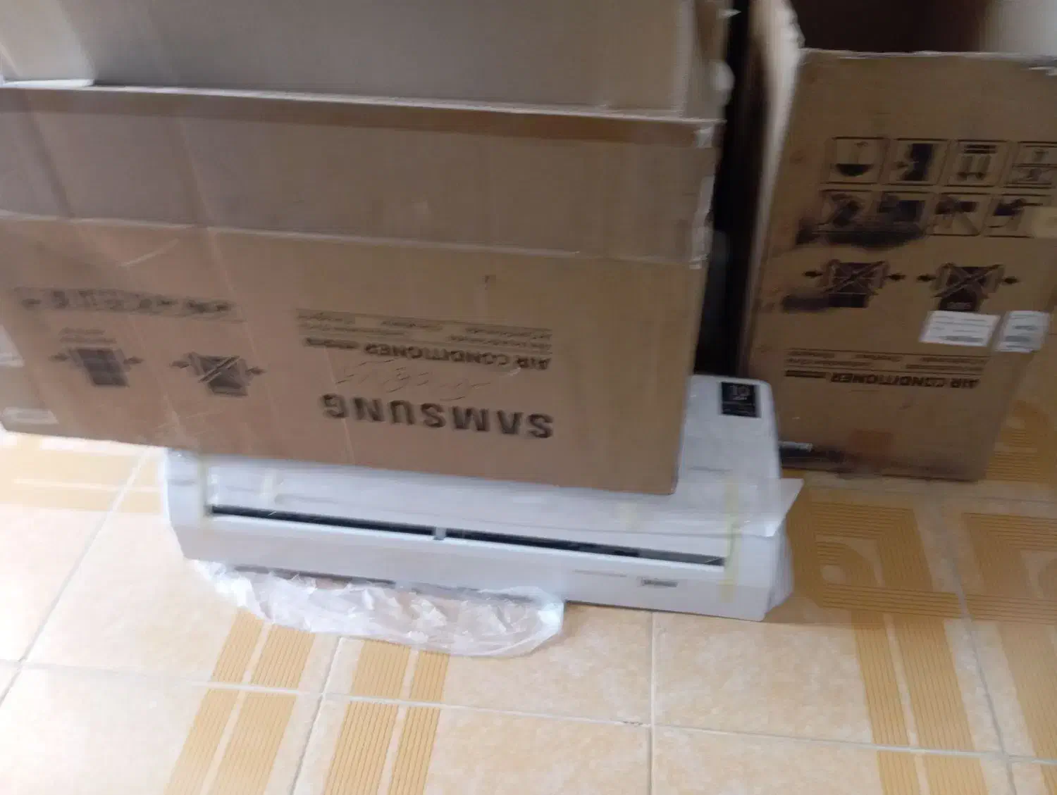 کولر اسپلیت سامسونگ 12000|کولر گازی و فنکوئل|کرمان, |دیوار