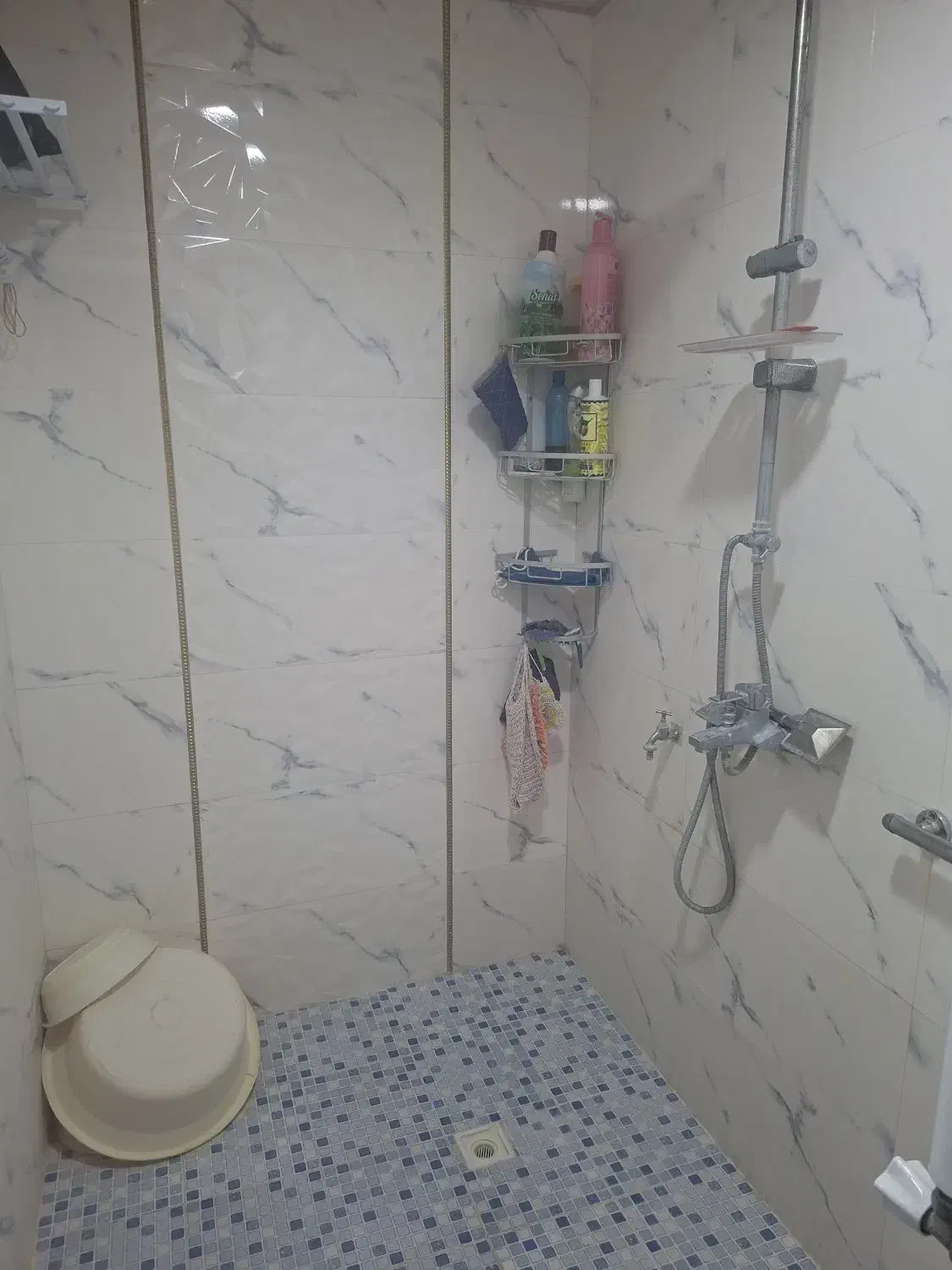 سوئیت دارای تراس و پارکینگ در مرکز شهر|اجارهٔ کوتاه‌مدت آپارتمان و سوئیت|کاشان, سرپله جدید|دیوار