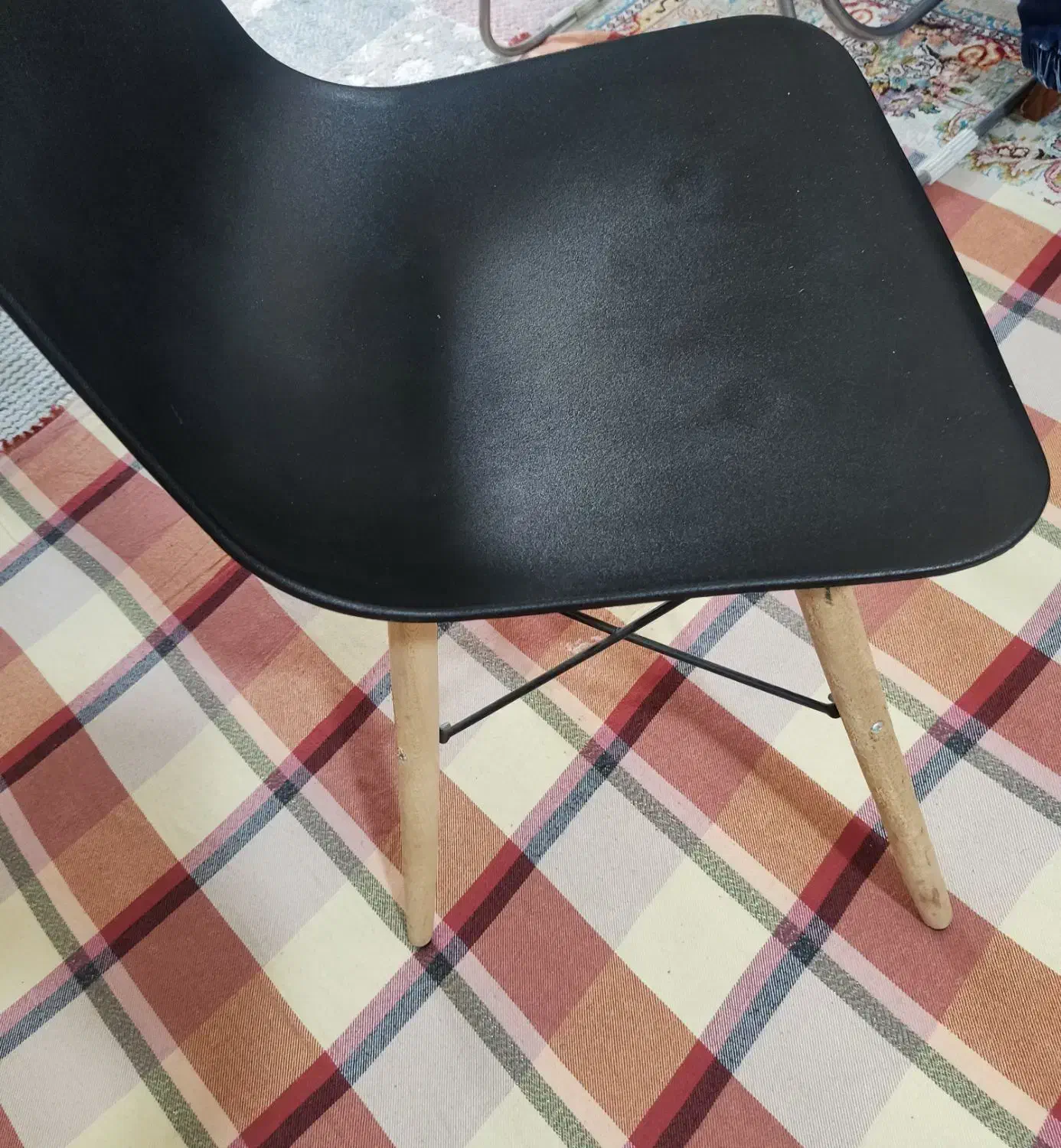 صندلی رنگ مشکی در حد نو 2 عدد|صندلی و نیمکت|رشت, حمیدیان|دیوار