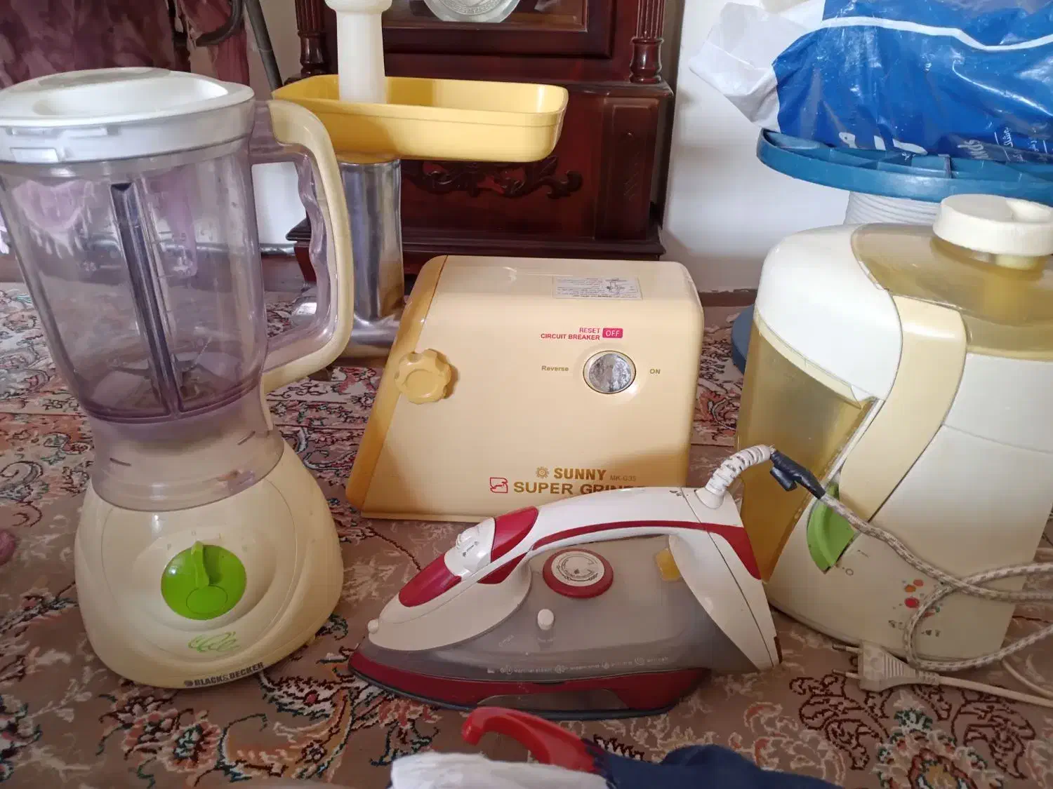 چرخ گوشت وآبمیوه گیری سانی اتوبخار ومخلوط کن|سایر لوازم برقی|مشهد, تربیت (صدف)|دیوار