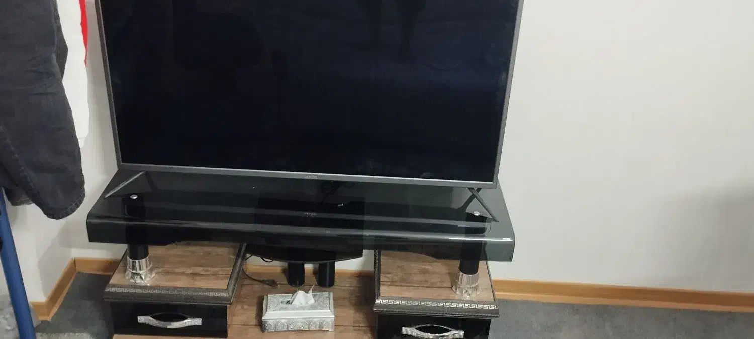 میز با تلوزیون|تلویزیون و پروژکتور|بجنورد, |دیوار