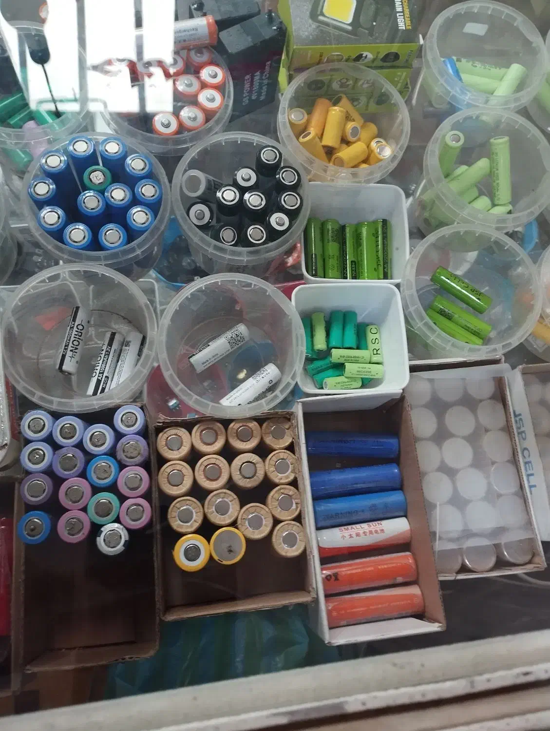 ارائه خدمات و انواع باطری های شارژی وغیره شارژی|قطعات و لوازم جانبی رایانه|سنندج, |دیوار