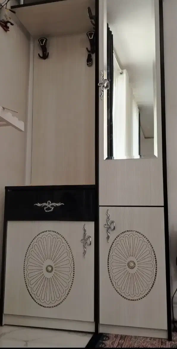 کمد پادری|جاکفشی، کمد، دراور|بم, |دیوار