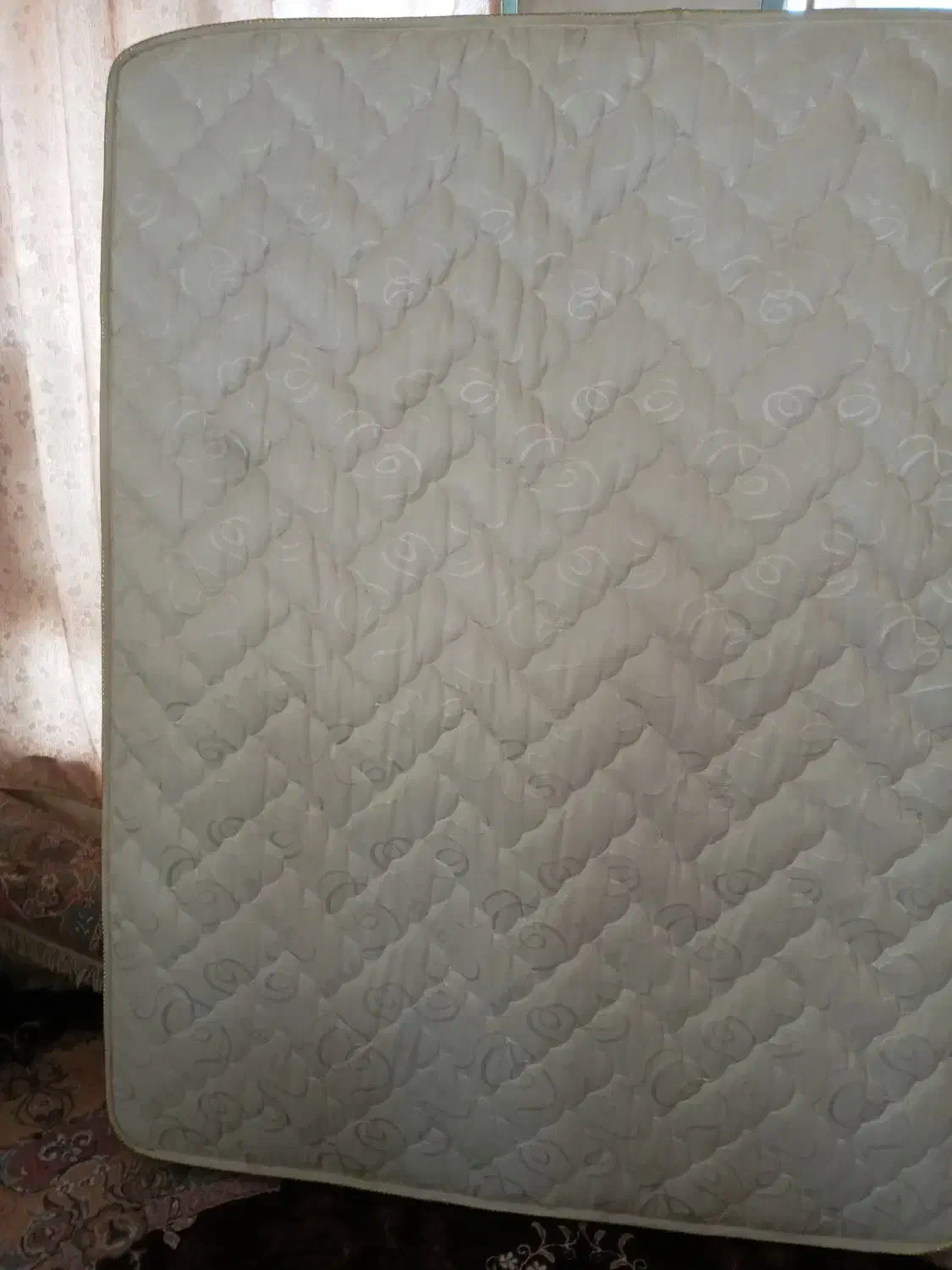 تشک طبی|تشک تختخواب|نیشابور, گنبد سبز|دیوار