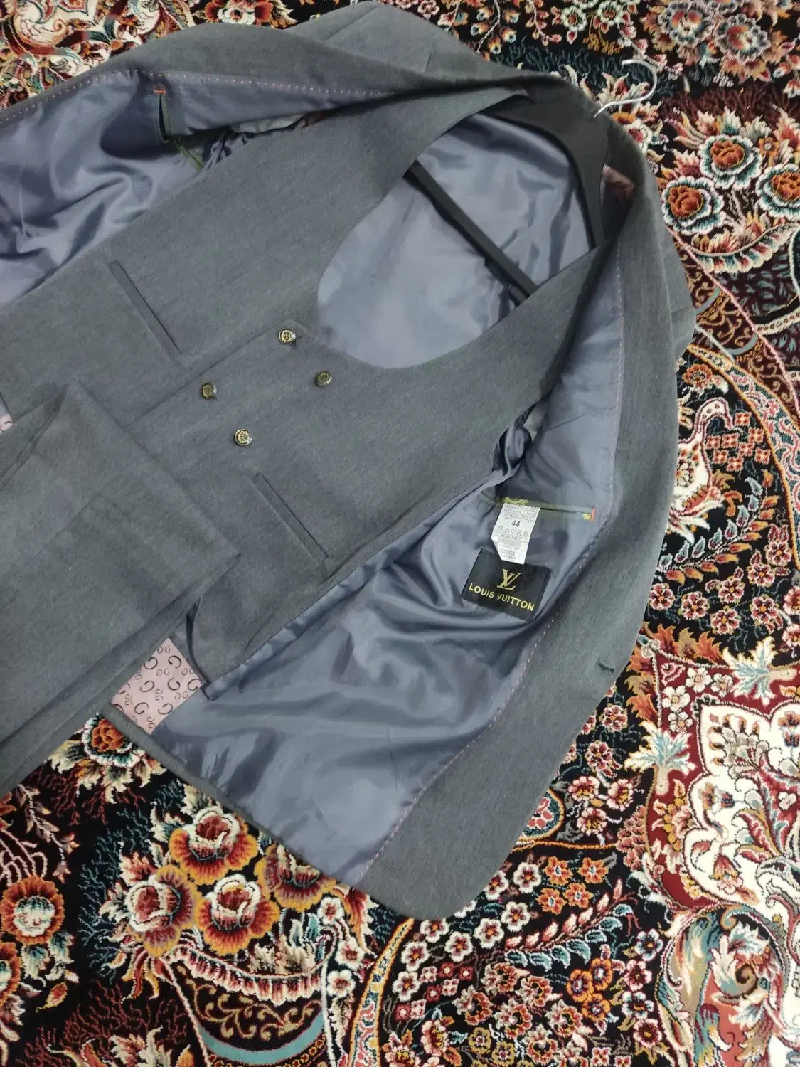 کت شلوار|لباس|بابل, |دیوار