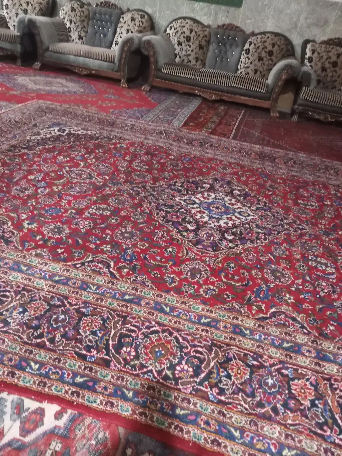 تعدادی فرش ماشینی و دستباف|فرش|اصفهان, پرتمان|دیوار