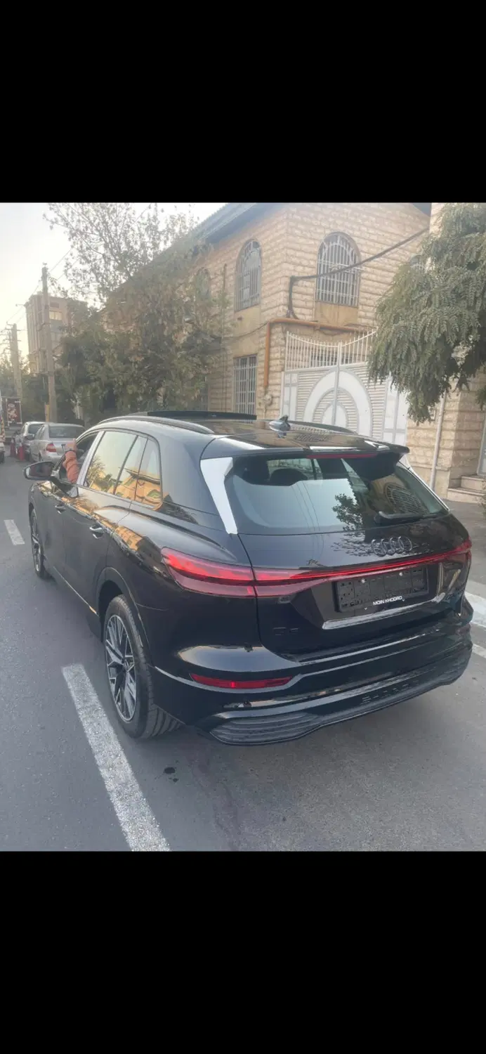 آئودی ۲۰۲۴ etron Q5|خودرو سواری و وانت|تهران, مرزداران|دیوار