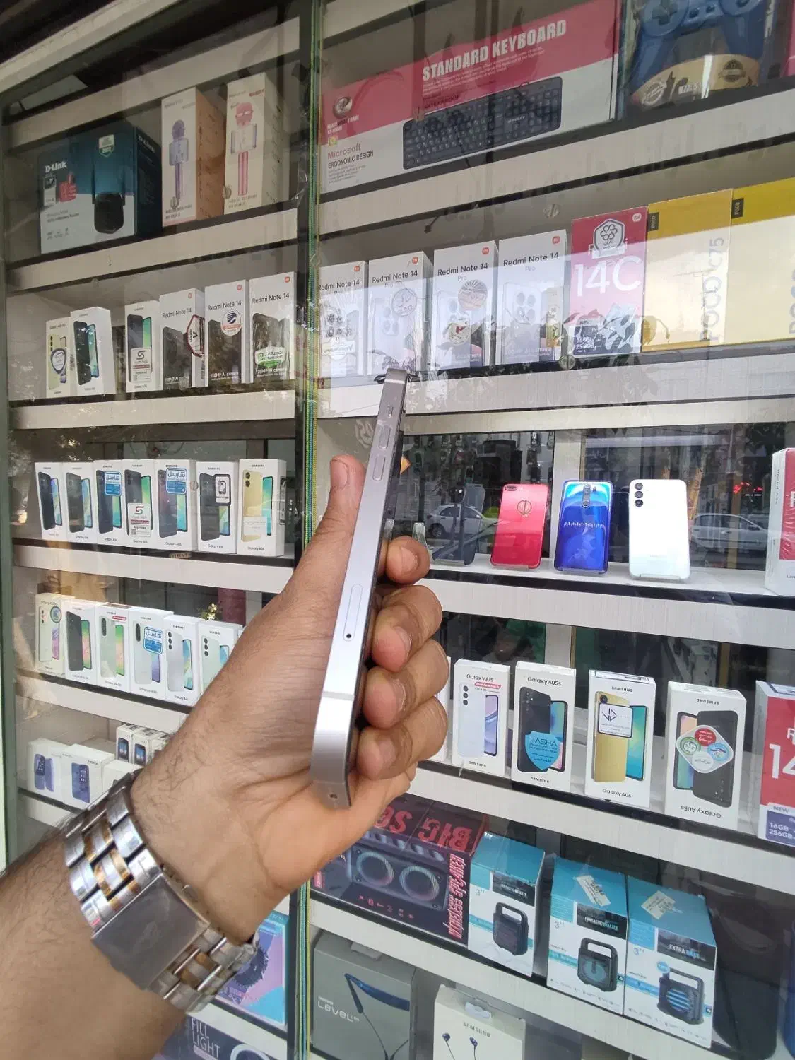 گوشی Iphone 13 با ۴ ماه گارانتی شرکتی  موبایل تکنو|موبایل|نظرآباد, نظرآباد|دیوار