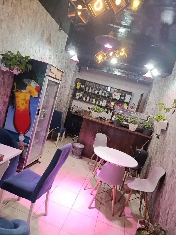 نیازمند همکار خانوم برای همکاری درکافه|استخدام خدمات فروشگاه و رستوران|شوشتر, |دیوار