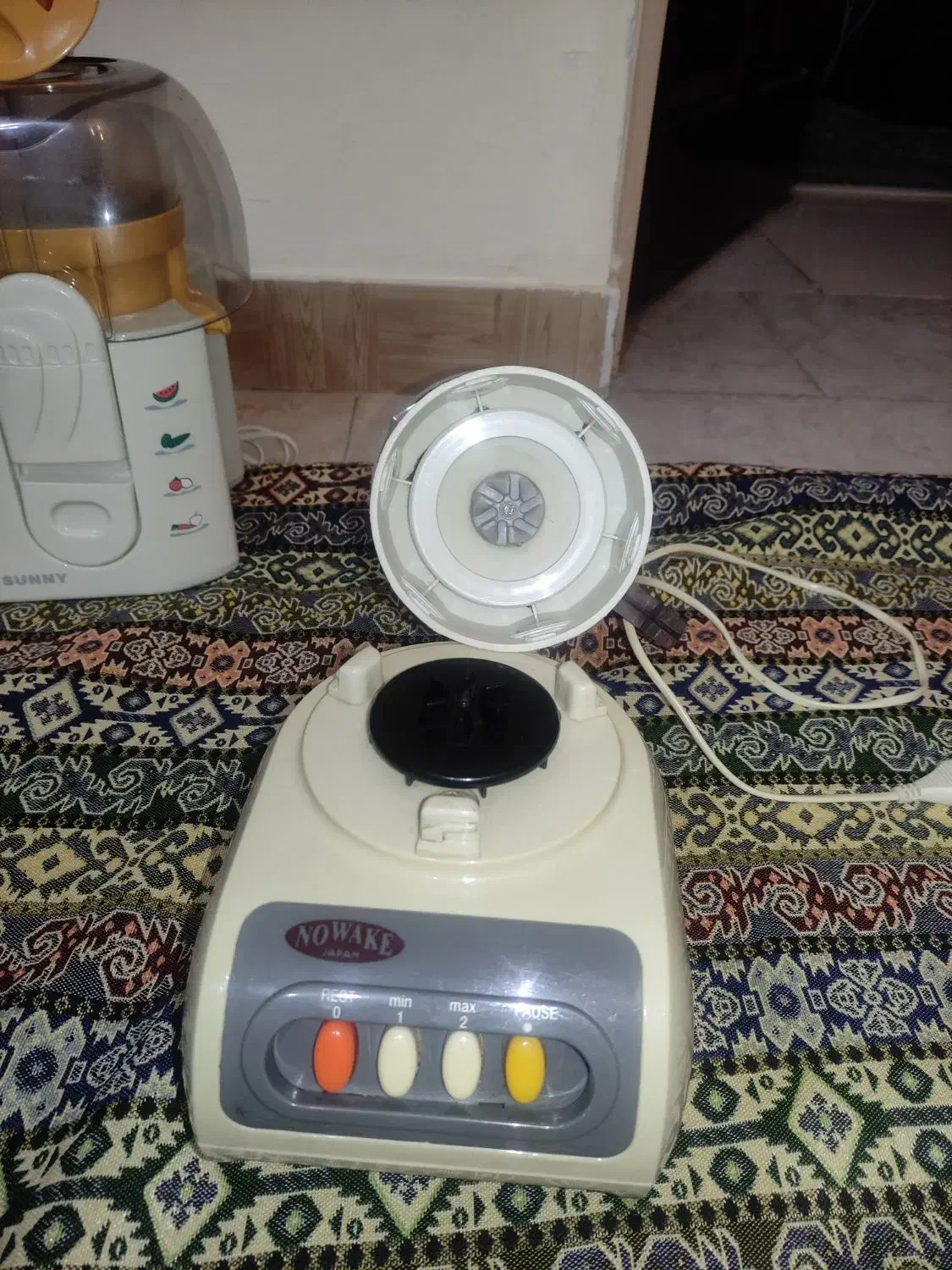 شیرموزگیری نواکه وآبمیوه گیریه سونی|آبمیوهگیر و آبمرکباتگیر|رشت, قاسمیه|دیوار