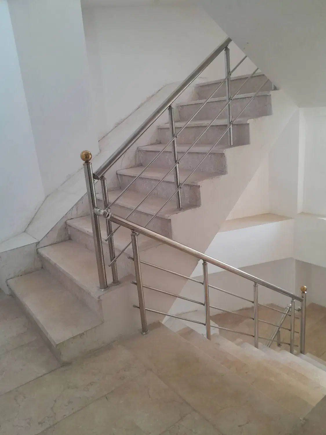 واحد۹۵ متری کلید نخورده میدان انقلاب بهترین موقعیت|فروش آپارتمان|ایلام, |دیوار