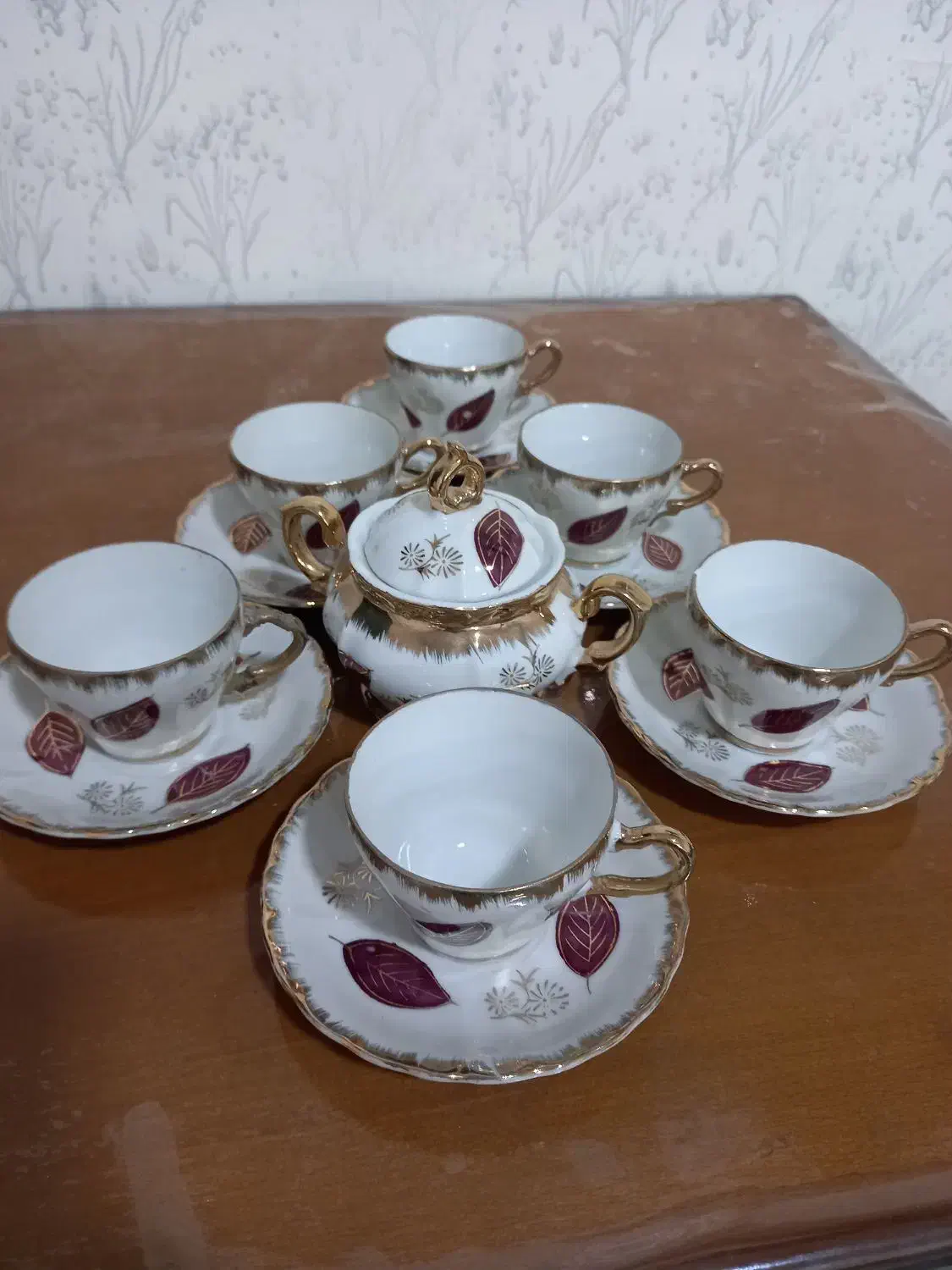 سرویس چای خوری قدیمی .ویترینی|ظروف سرو و پذیرایی|اصفهان, محمودیه|دیوار