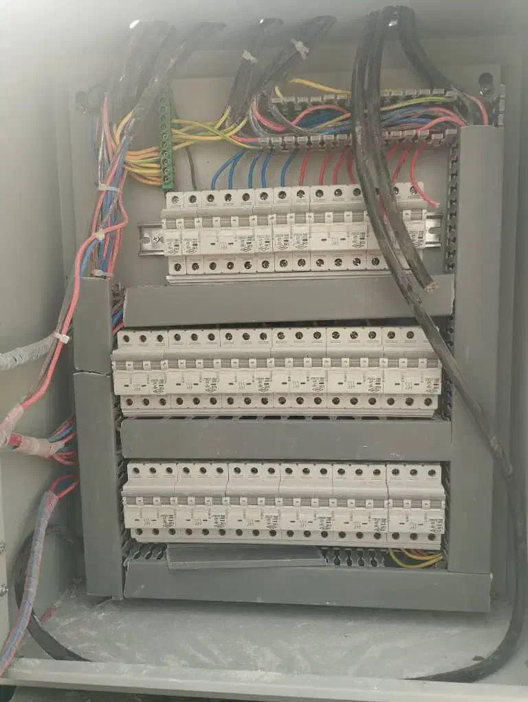 برقکار حرفه ای قیمت خوب|خدمات پیشه و مهارت|کرج, باغستان|دیوار