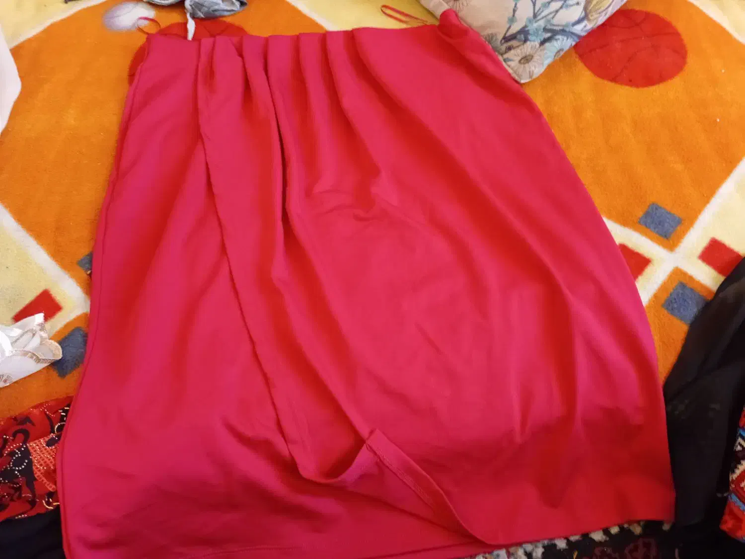 تعدادی لباس زنانه نوبه فروش میرود|لباس|اصفهان, شاهد|دیوار