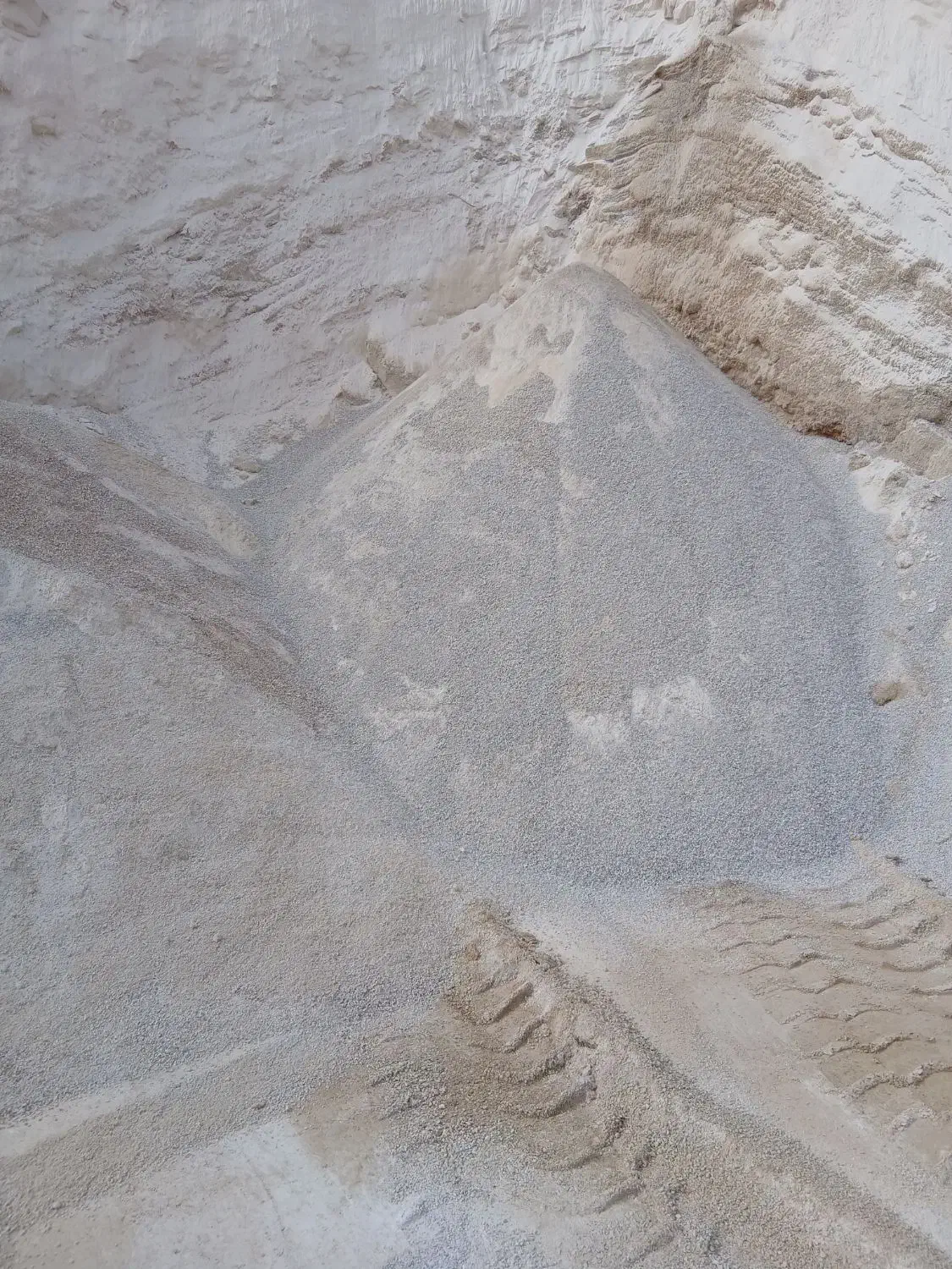 فروش ماسه بادامی نخودی سنگ بیس|مصالح و تجهیزات ساختمان|قلقل رود, |دیوار