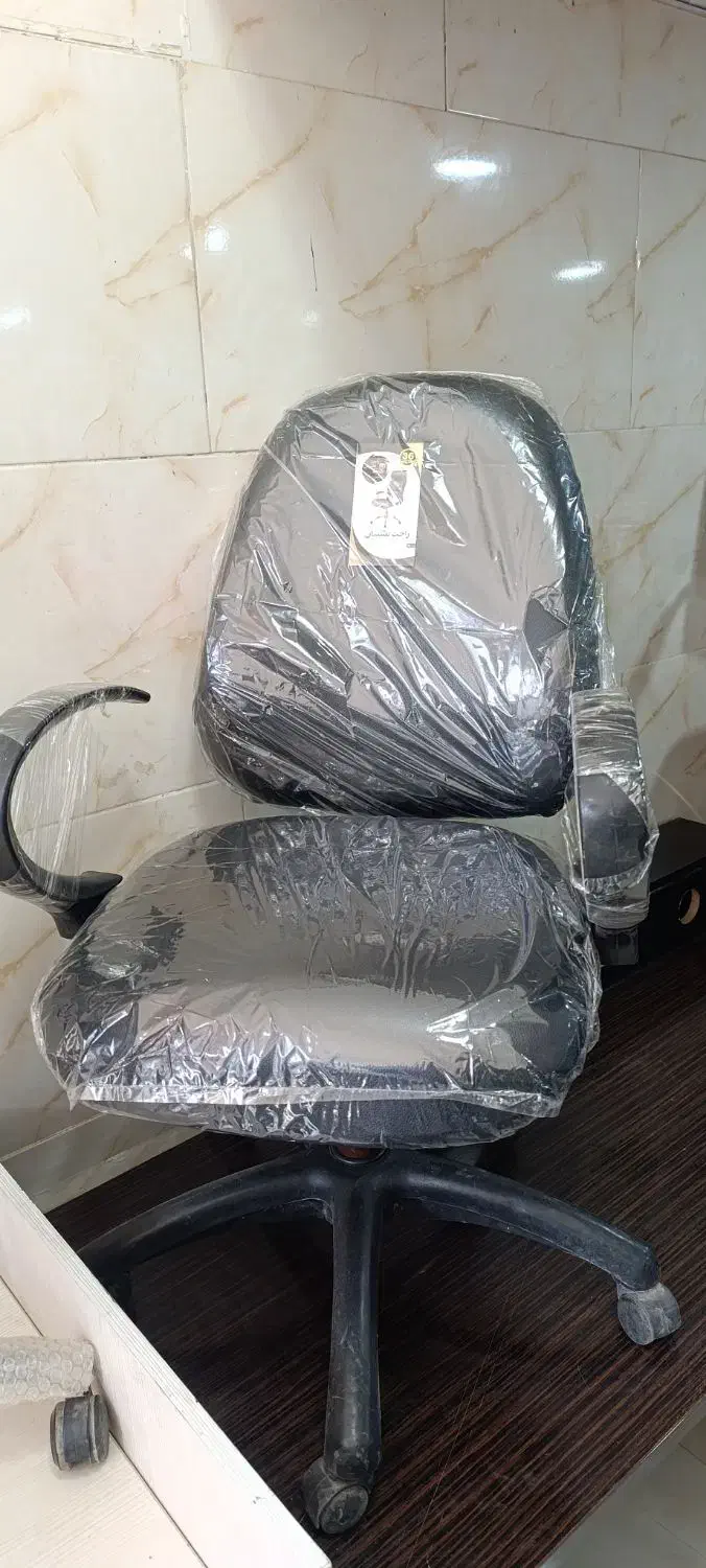 صندلی گردون اداری روکش نو سالم|صندلی و نیمکت|قم, کلهری|دیوار