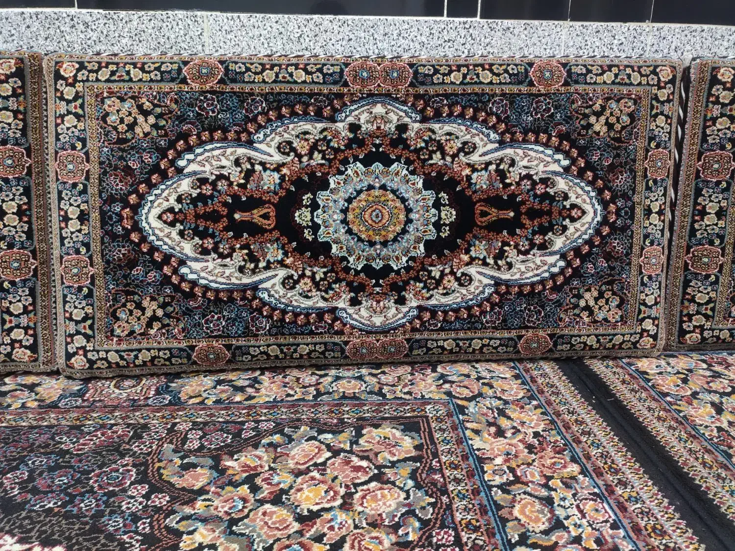 فروش چهارتخته فرش و شش پشتی|فرش|مریوان, |دیوار