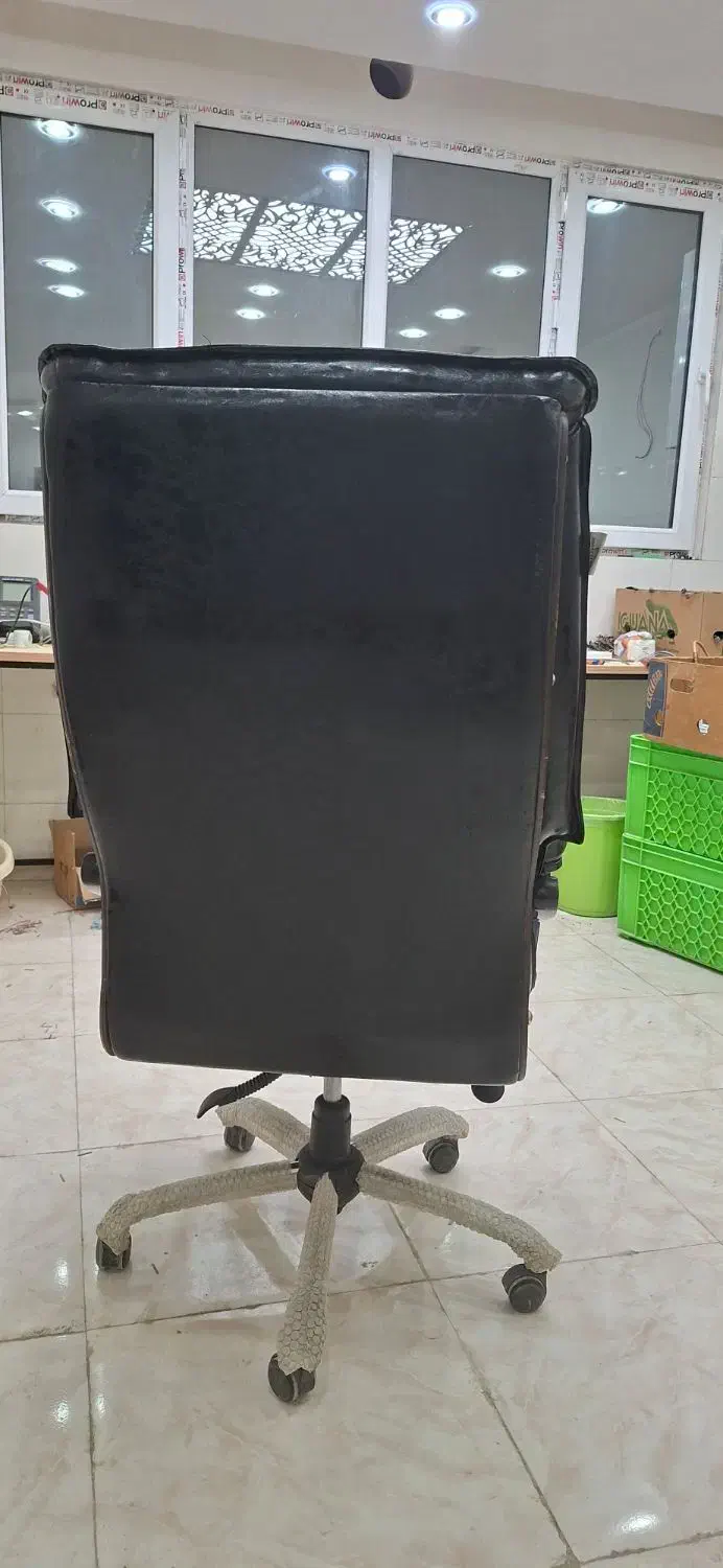 صندلی گردان مدیریت|مبلمان اداری|رباط‌کریم, رباط‌کریم|دیوار