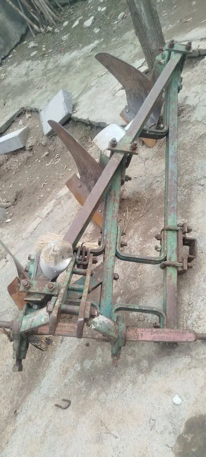 گاو اهن|ابزارآلات|بیستون, |دیوار