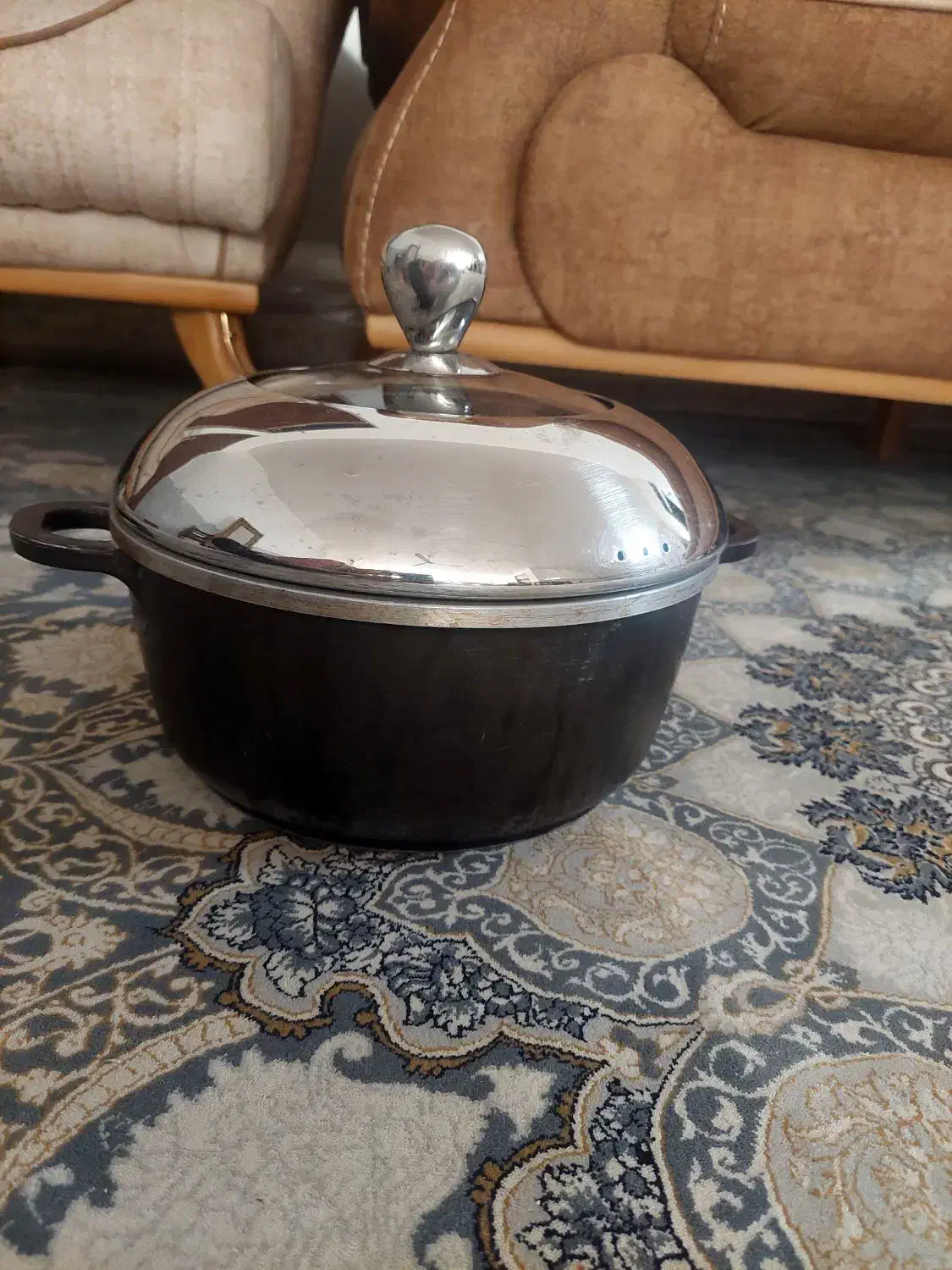 قابلمه چدن|ظروف پختوپز|نجفآباد, شهدا|دیوار