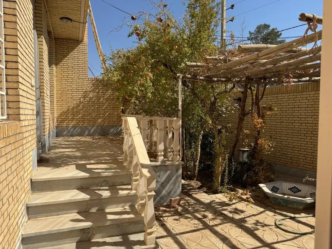 ویلا ۲۰۰ متری ۱۲۵ متر بنا سریزد|فروش خانه و ویلا|مهریز, |دیوار