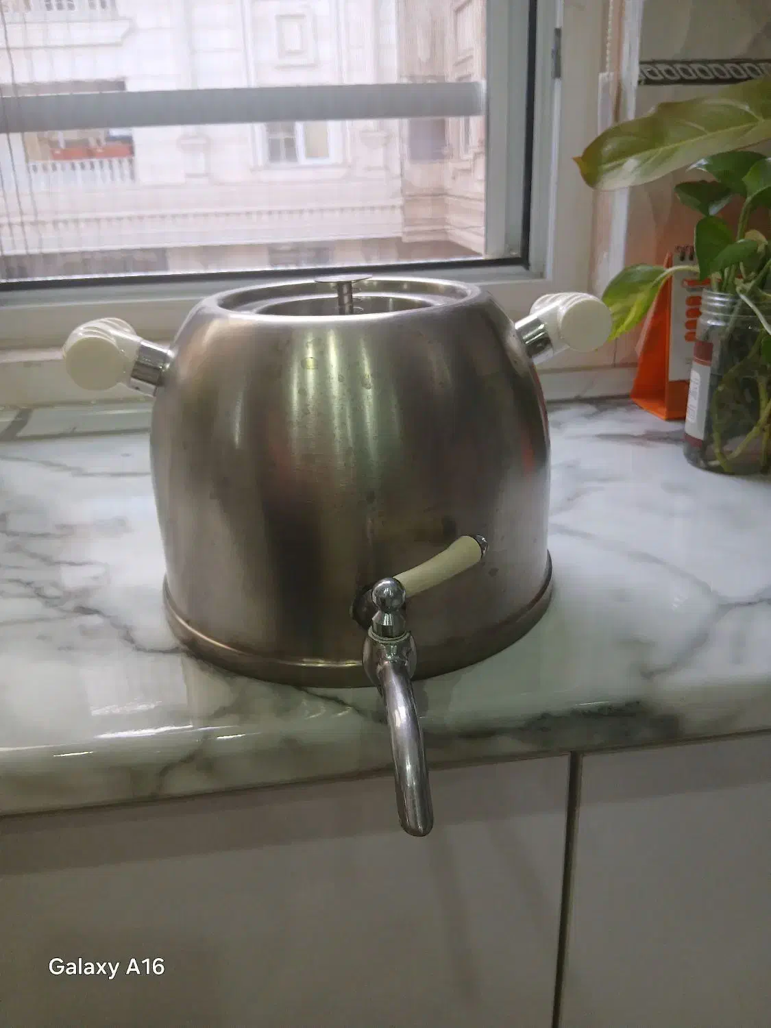 کتری درحدنومارک هوم کینگ|قوری، کتری، قهوه‌ساز دستی|قرچک, پویینک|دیوار