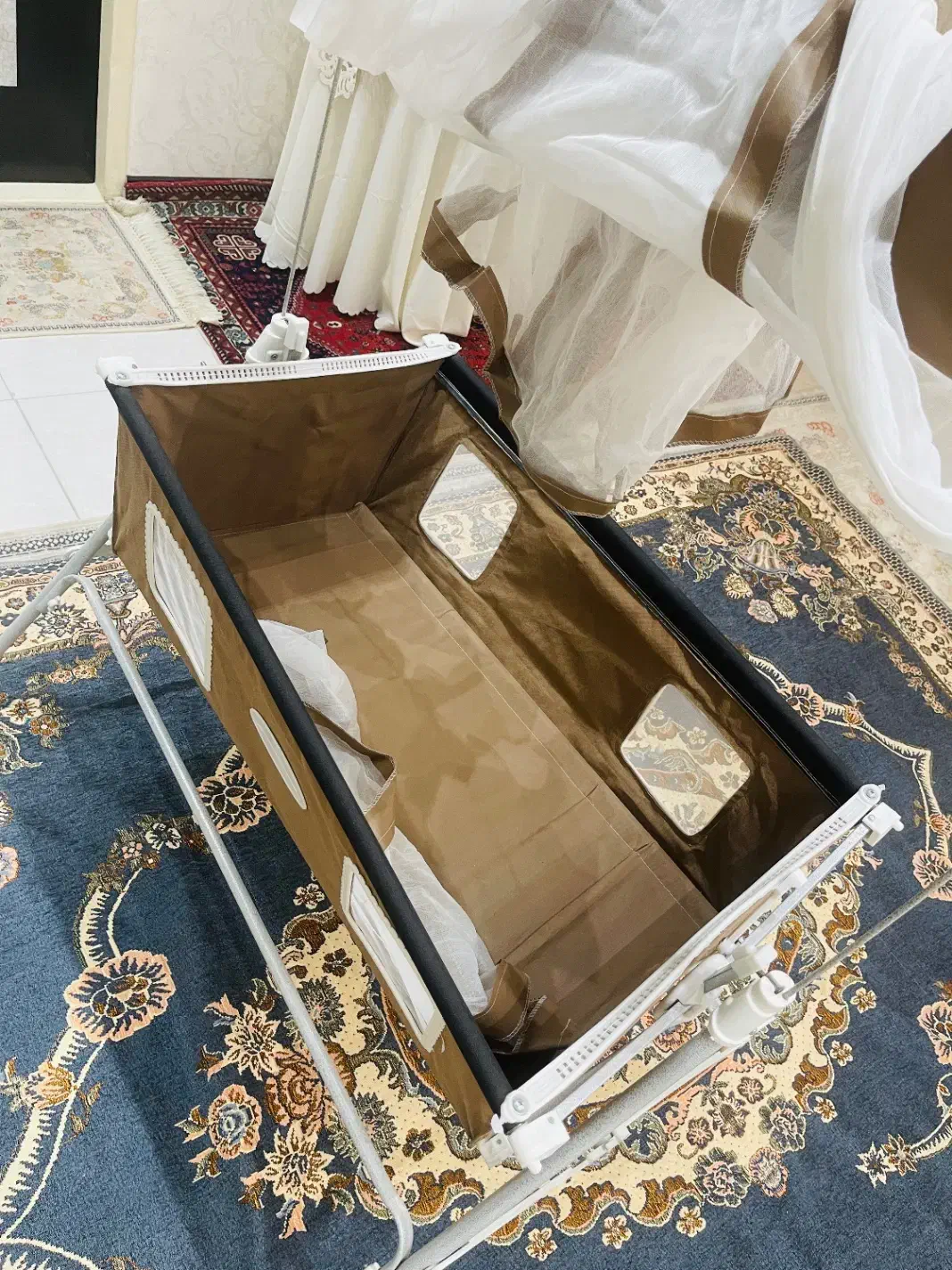 تخت وگهواره نوزاد|اسباب و اثاث بچه|کاشان, سه راه پرورشگاه|دیوار