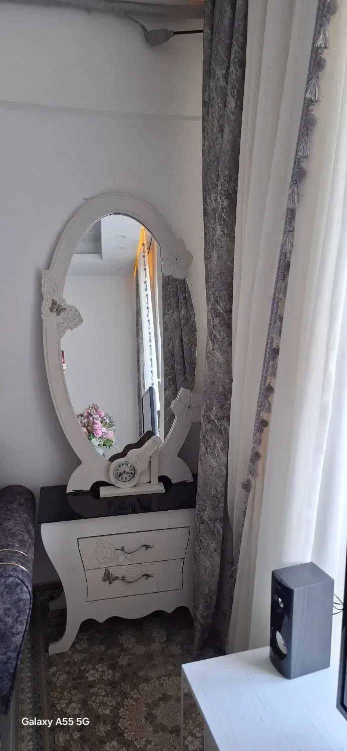 اینه|آینه|سنندج, |دیوار