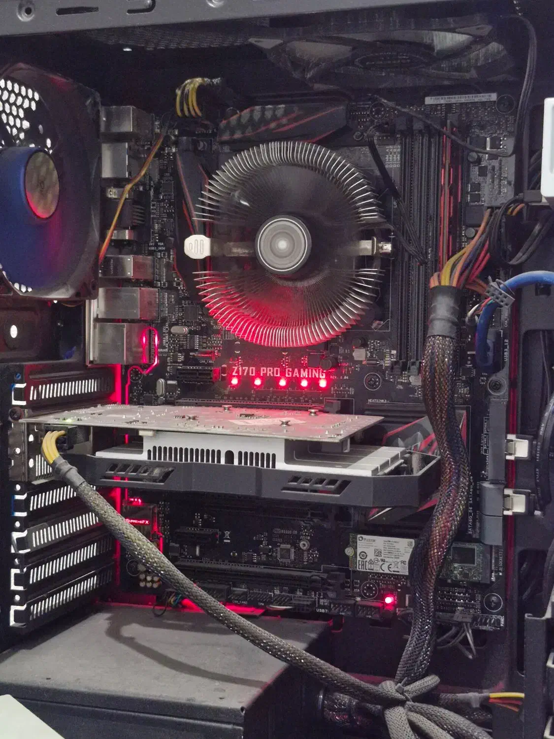 کامپیوتر گیمینگ با لوازم جانبی|رایانه رومیزی|تهران, ارامنه|دیوار