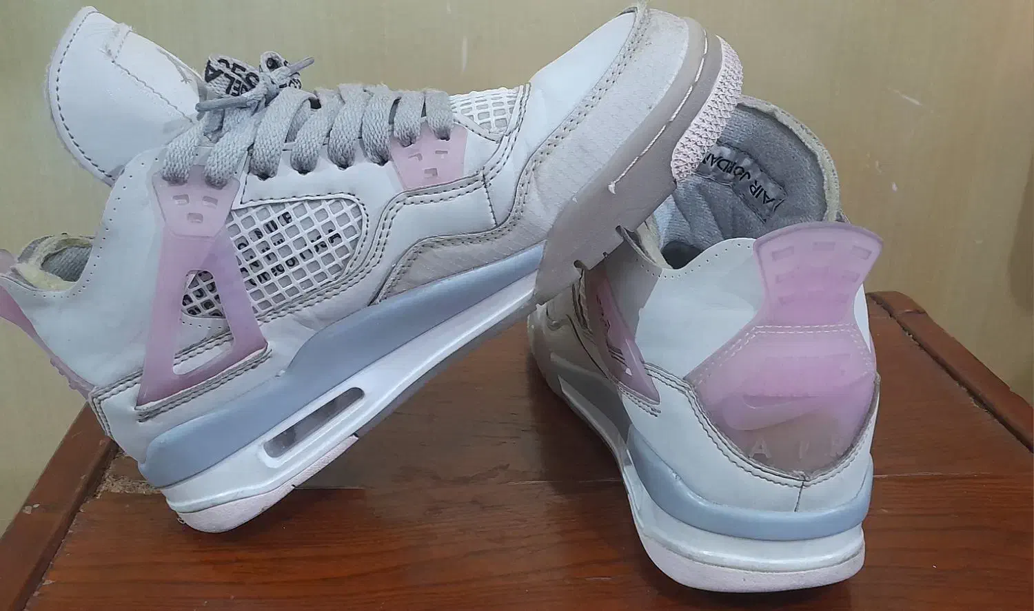 کتونی زنانه خاص|کیف، کفش، کمربند|چالوس, |دیوار