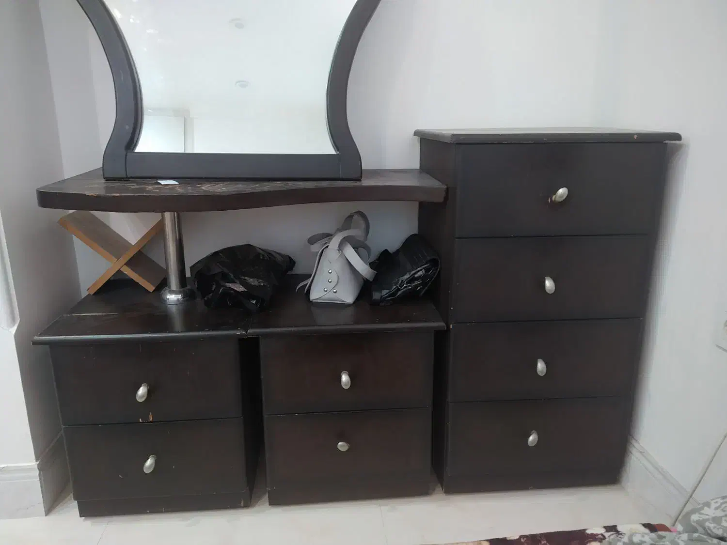 میز تلویزیون و تخت خواب و میز آرایشی|تخت و سرویس خواب|بوشهر, |دیوار