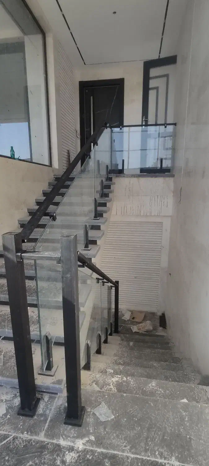 اجرای تخصصی انواع نرده های شیشه ای|خدمات پیشه و مهارت|شیراز, فرهنگ شهر|دیوار