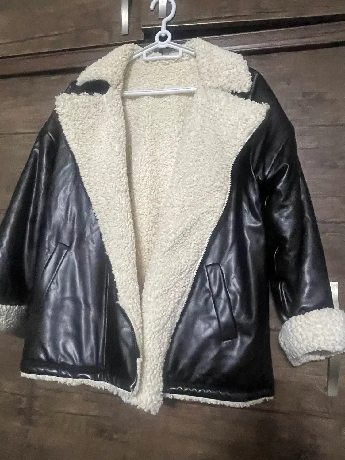 کت دو رویه چرم وتدی زنانه سایز ۳۸ ۴۰|لباس|تهران, اکباتان|دیوار