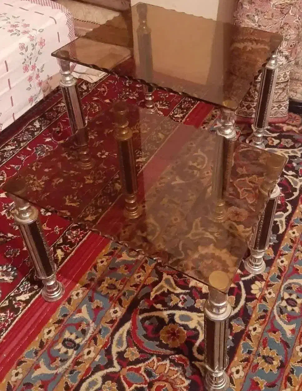 جلو مبلی بزرگ ۱متر در ۵۰ سانت شیشه ۱سانتی|مبلمان خانگی و میز عسلی|شهرضا, |دیوار